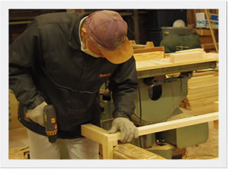 １つ１つ手作りの加工場